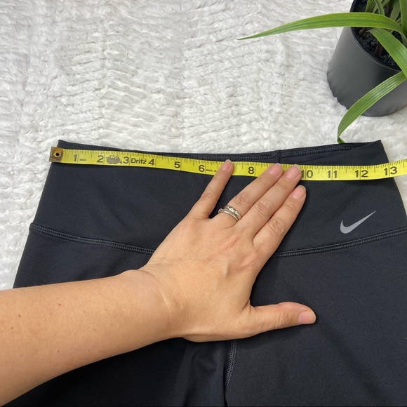 Nike Dri Fit Crop Back Mesh leather trim Leggings - Picture 5 of 12